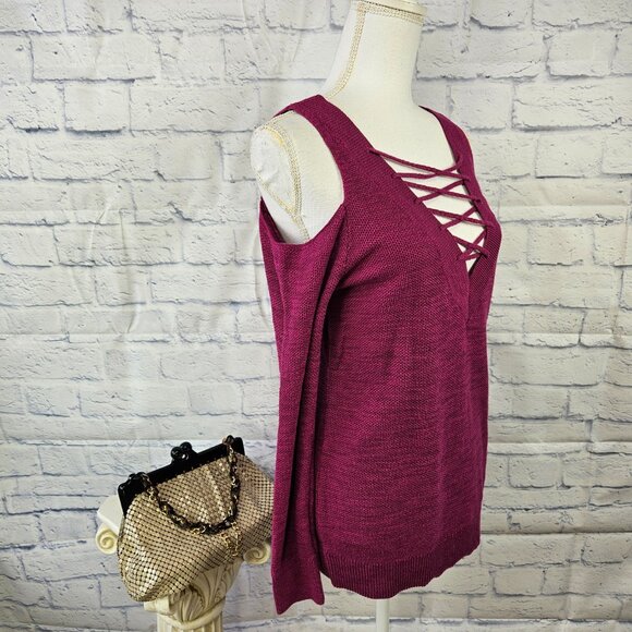 NWT Express Size XS Fuchsia Pink Cold Shoulder Laced Neckline Reversible Sweater - Picture 6 of 9